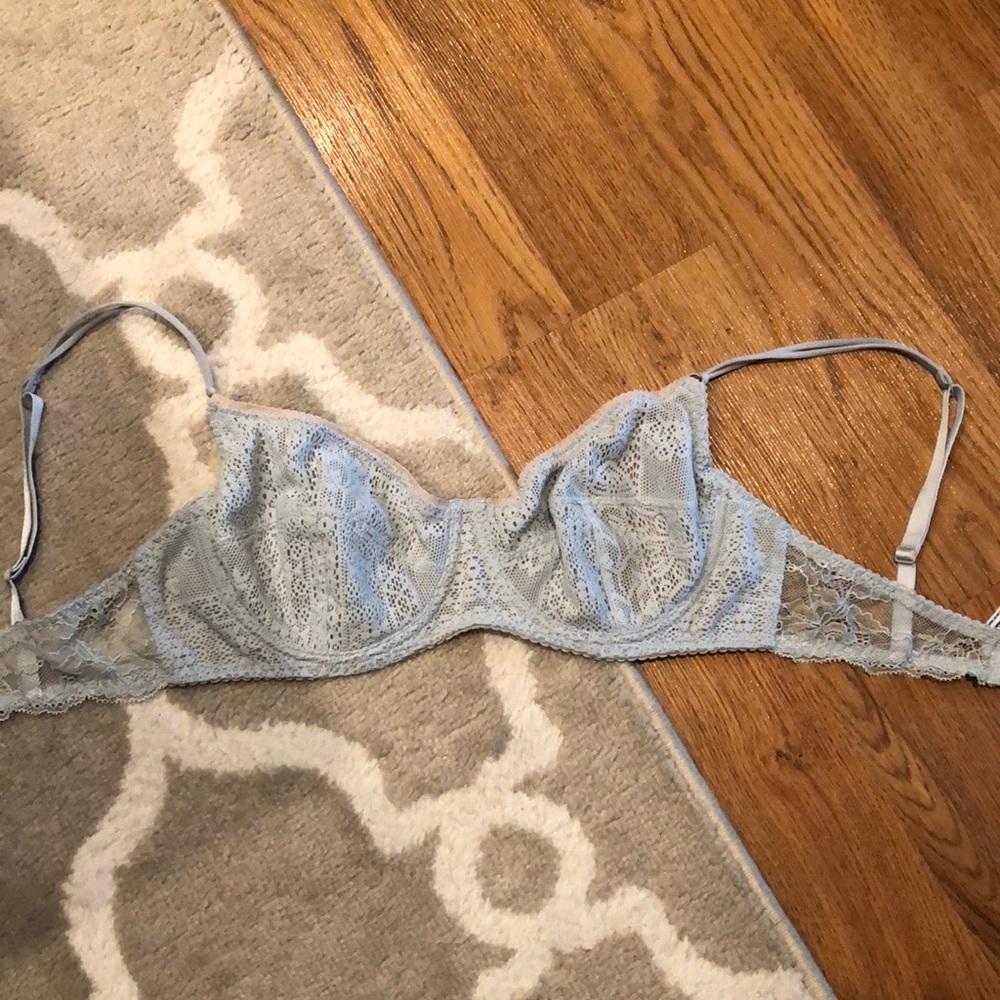 Free People✨ Light Blue Lace Unlined Bra✨